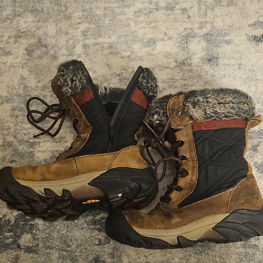 Keen Women's Hoodoo III insulated/ waterproof Winter Boots